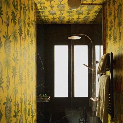 Papier peint motif exotique répétitif jaune Lémurs Mustang